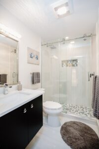 Full bathroom 1 image 1